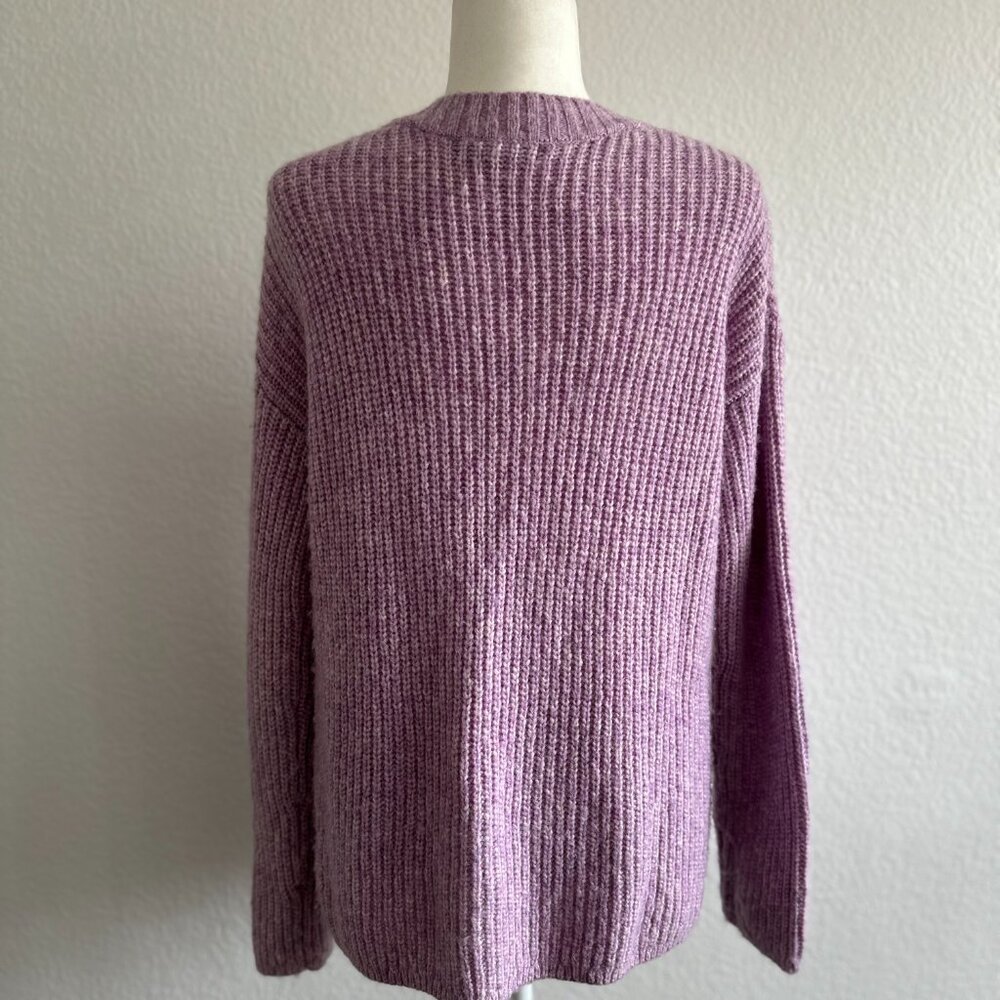 💜 **Banana Republic Merino-Blend Oversized V-Neck Sweater – Size Small** 💜 - Picture 4 of 7